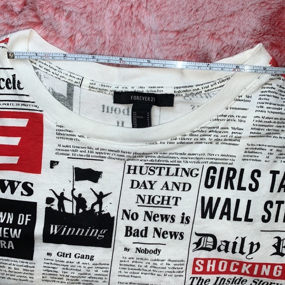 ‼️SOLD‼️Forever 21 graphic newspaper crop tee shirt size small - Picture 9 of 14